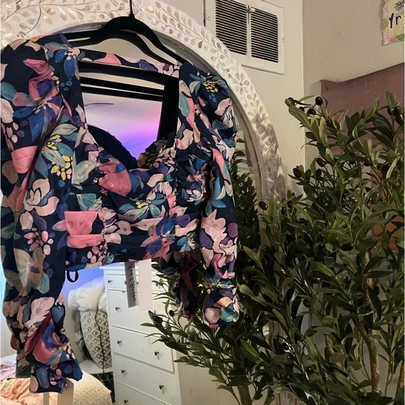 For love and lemons purple floral 3/4 top - Picture 3 of 3